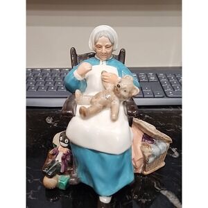 ROYAL DOULTON ENGLAND LADY FIGURINE NANNY HN 2221 COPR.‎ 1957